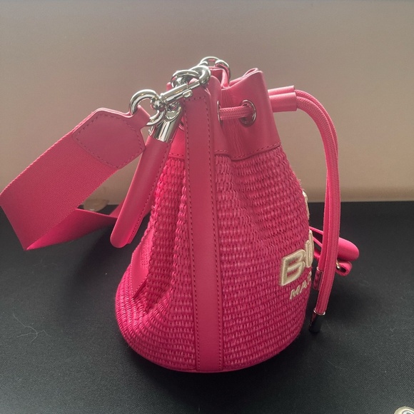 Marc Jacobs “The Bucket” Woven w/Leather Trim Bright Pink - Picture 8 of 9